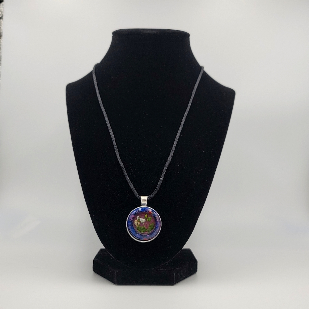 Handmade Window Necklace - Picture 4 of 6
